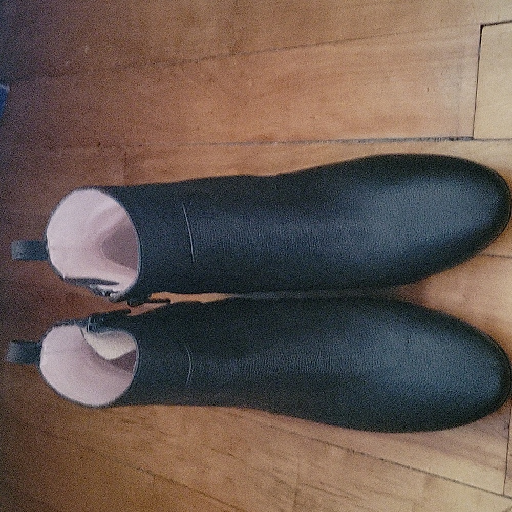 Repetto Gladys boots in black leather.